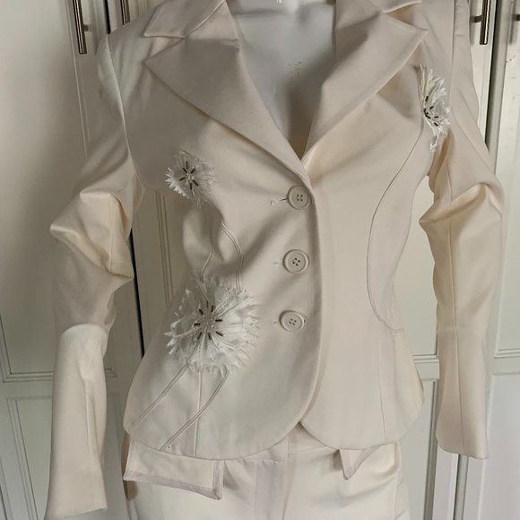 studio point size 8 off white suit - Picture 6 of 10